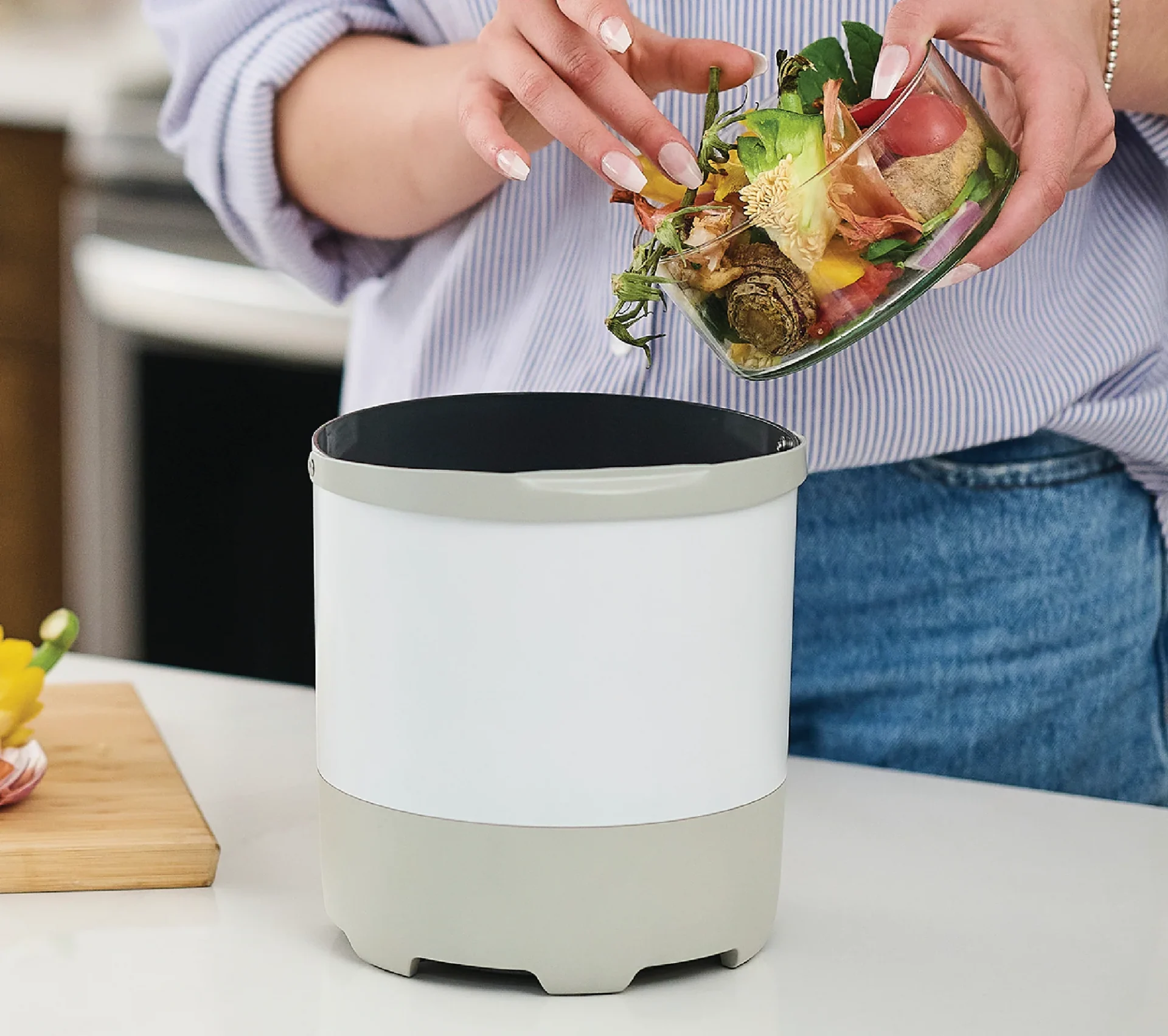 FoodCycler Eco 3 lisää ruoantähteet